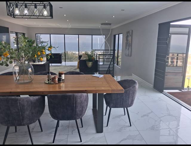 5 BEDROOM HOUSE FOR SALE IN BLUFF